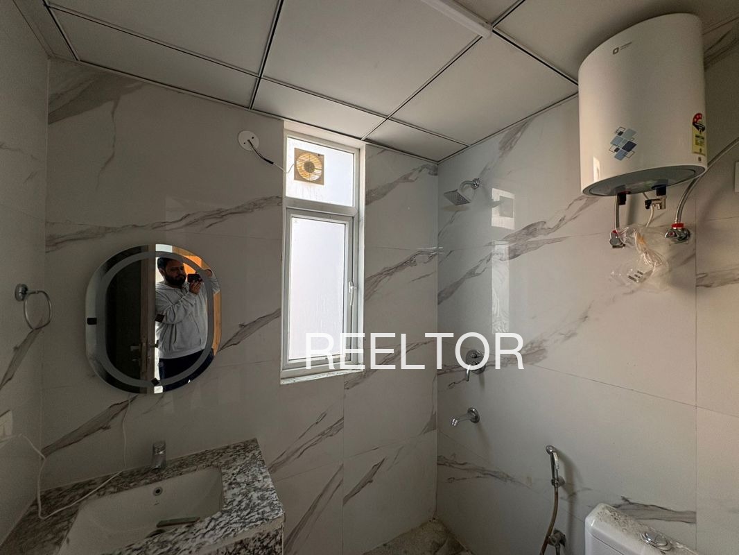 Shop For Sale In Janarpura Murar