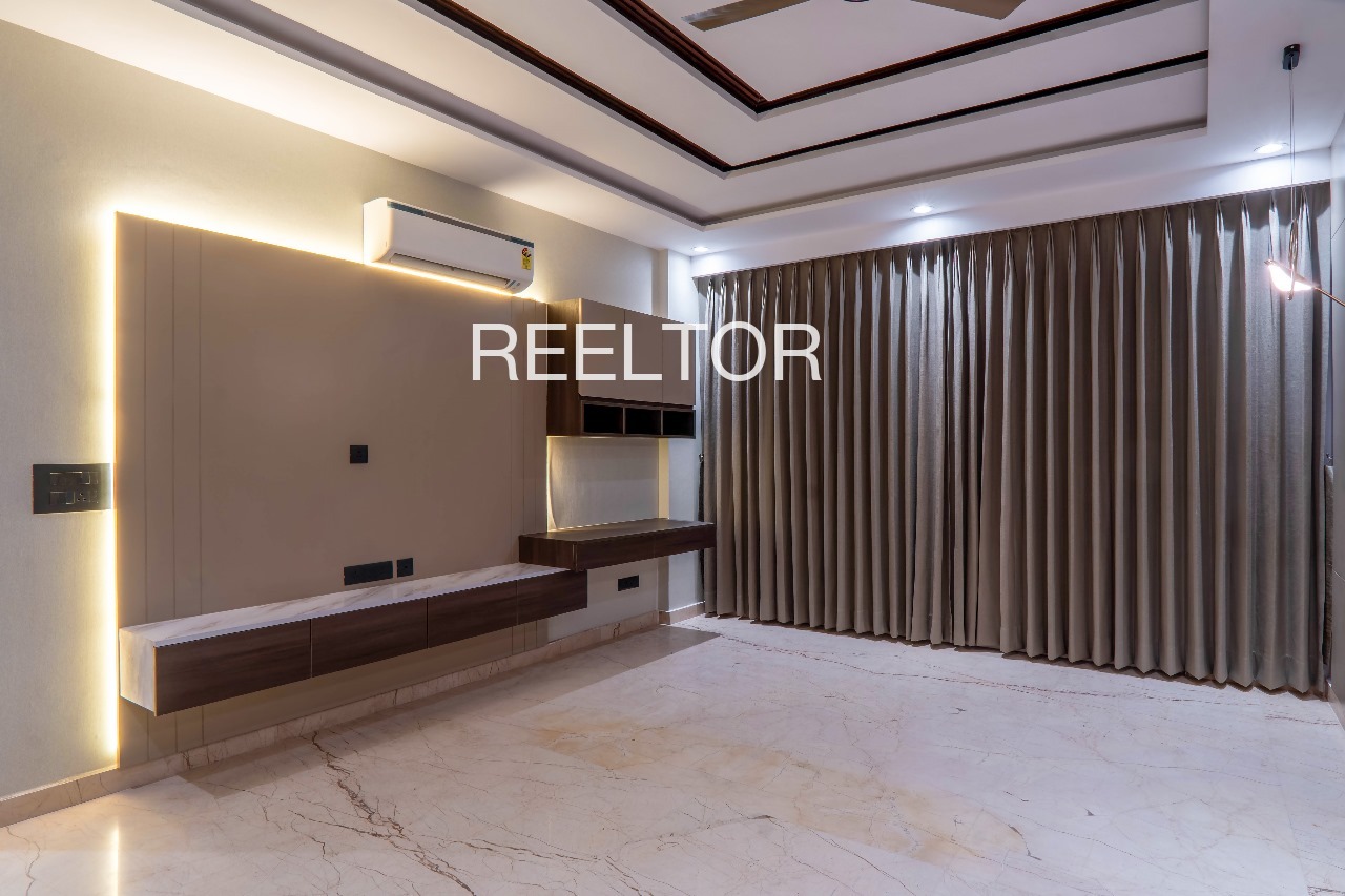 Shop For Sale In Bachhal Chenani