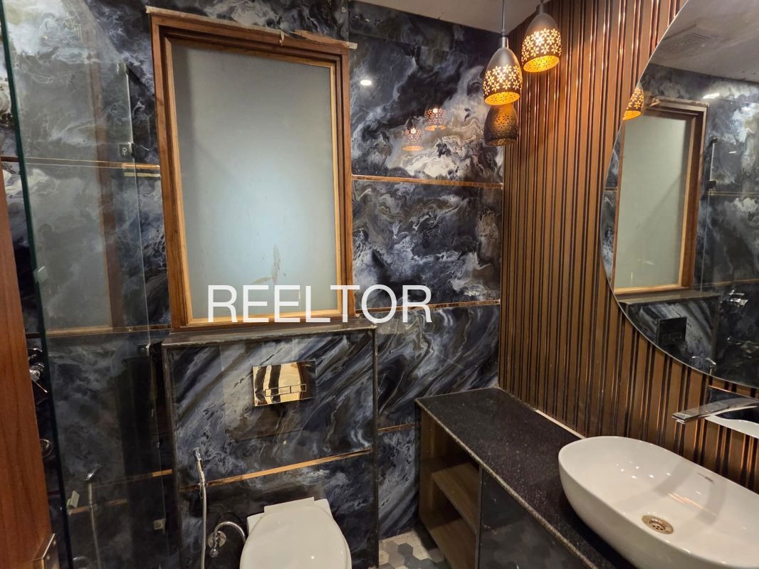 Shop For Sale In Kunde Uran