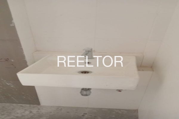 Shop For Sale In Vakrul Pen