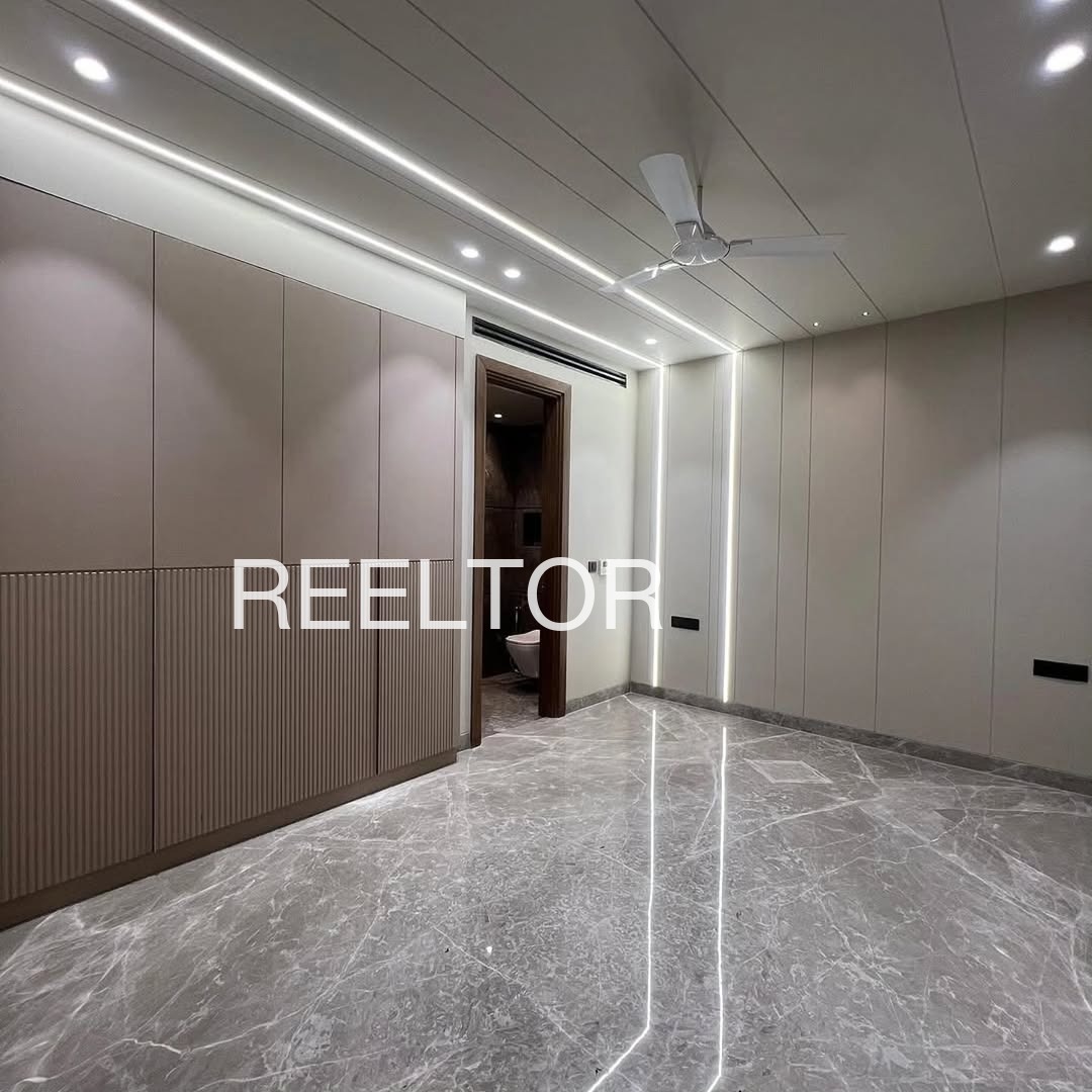 Shop For Sale In Kaslus Banihal