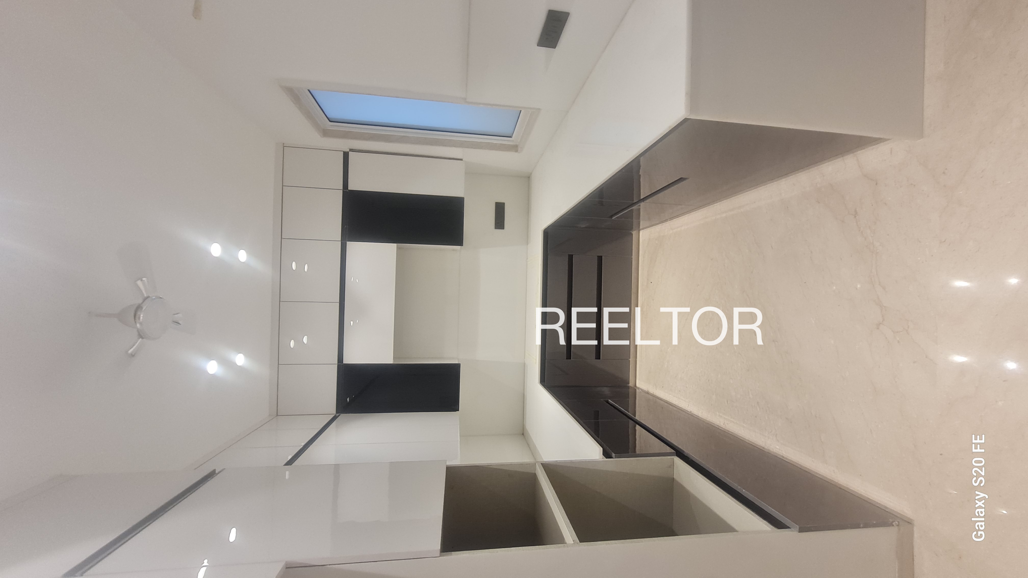 Shop For Rent In Angamoozhy Konni