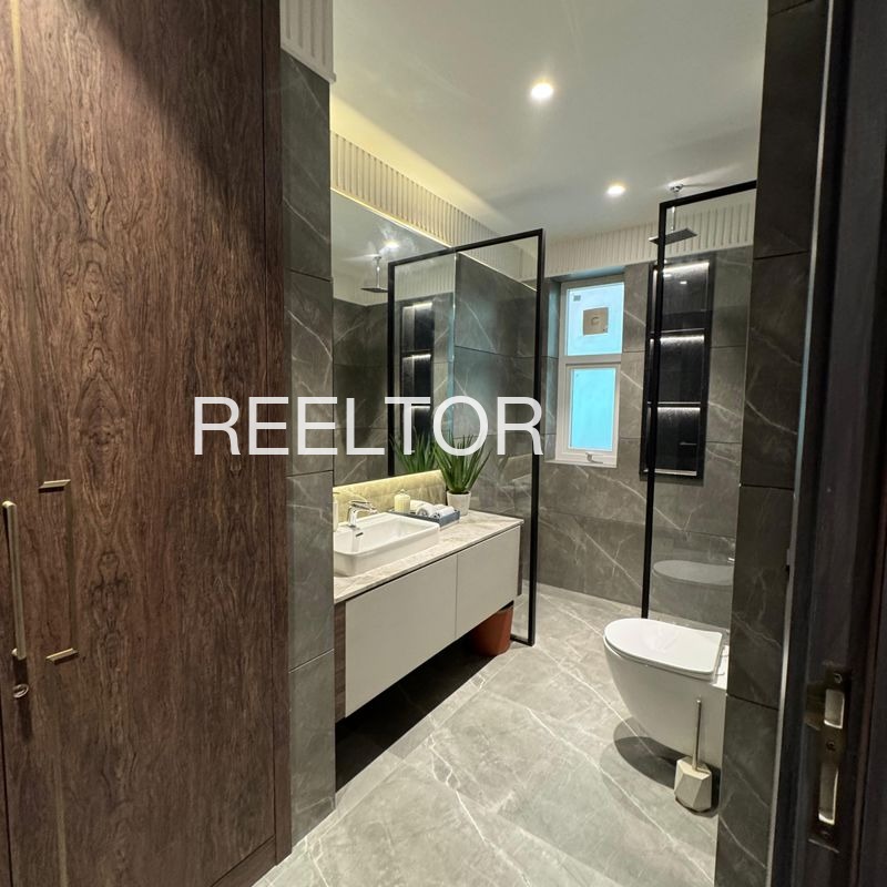 Shop For Sale In Balon Tonk