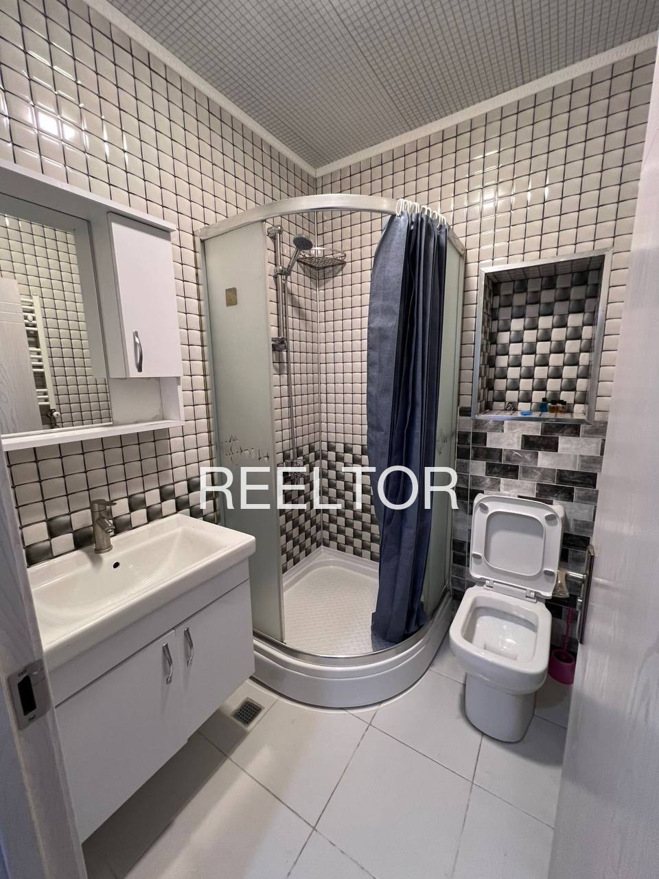 Shop For Sale In Dunlop Barrackpore