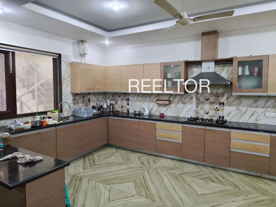 Shop For Sale In Batpora Chadoora