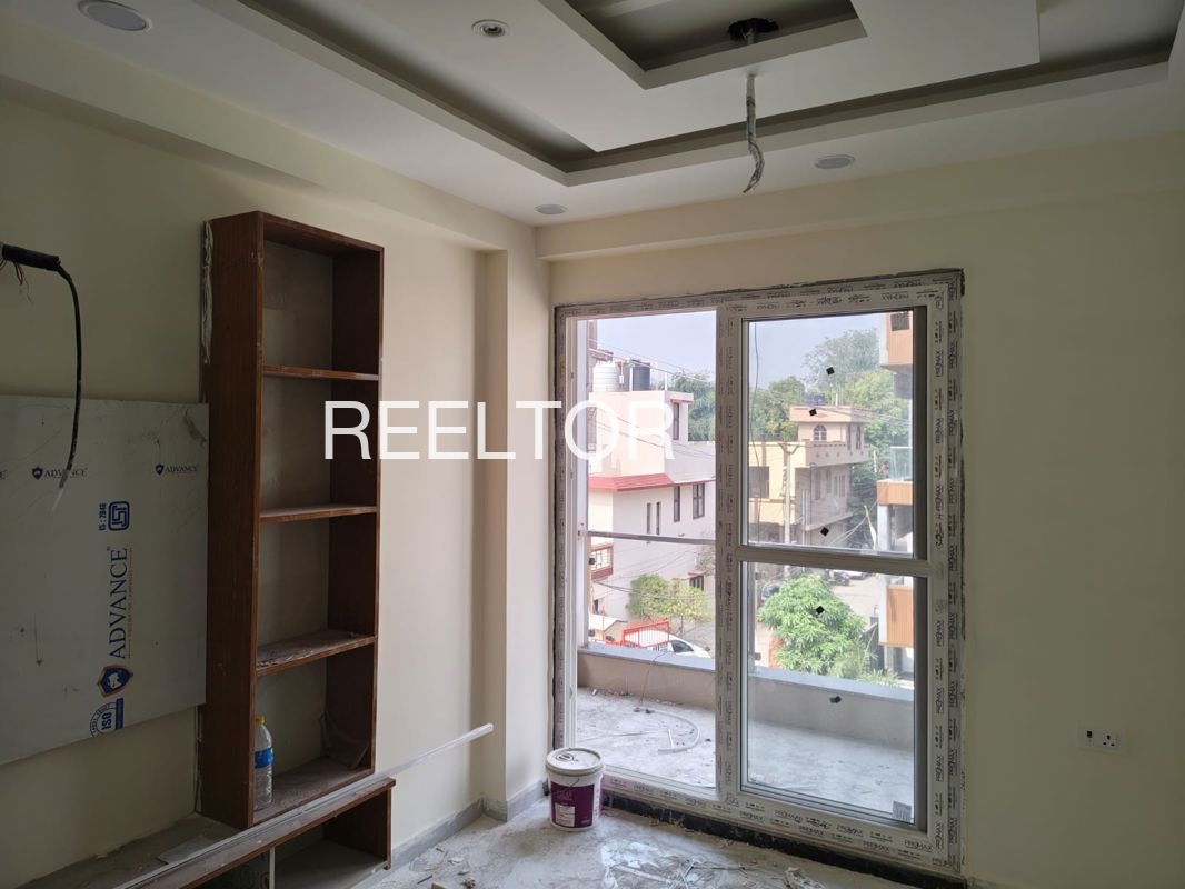 Shop For Rent In Baksur Thakurgangti