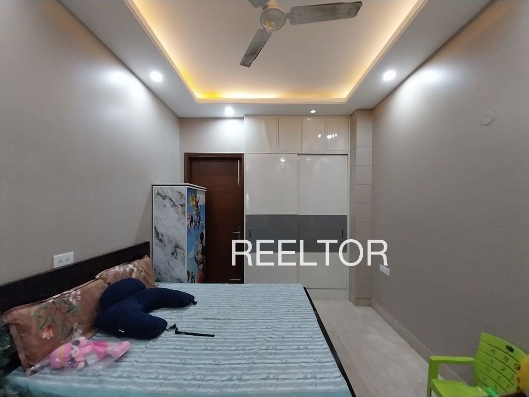 Shop For Sale In Jaklni Pratapnagar