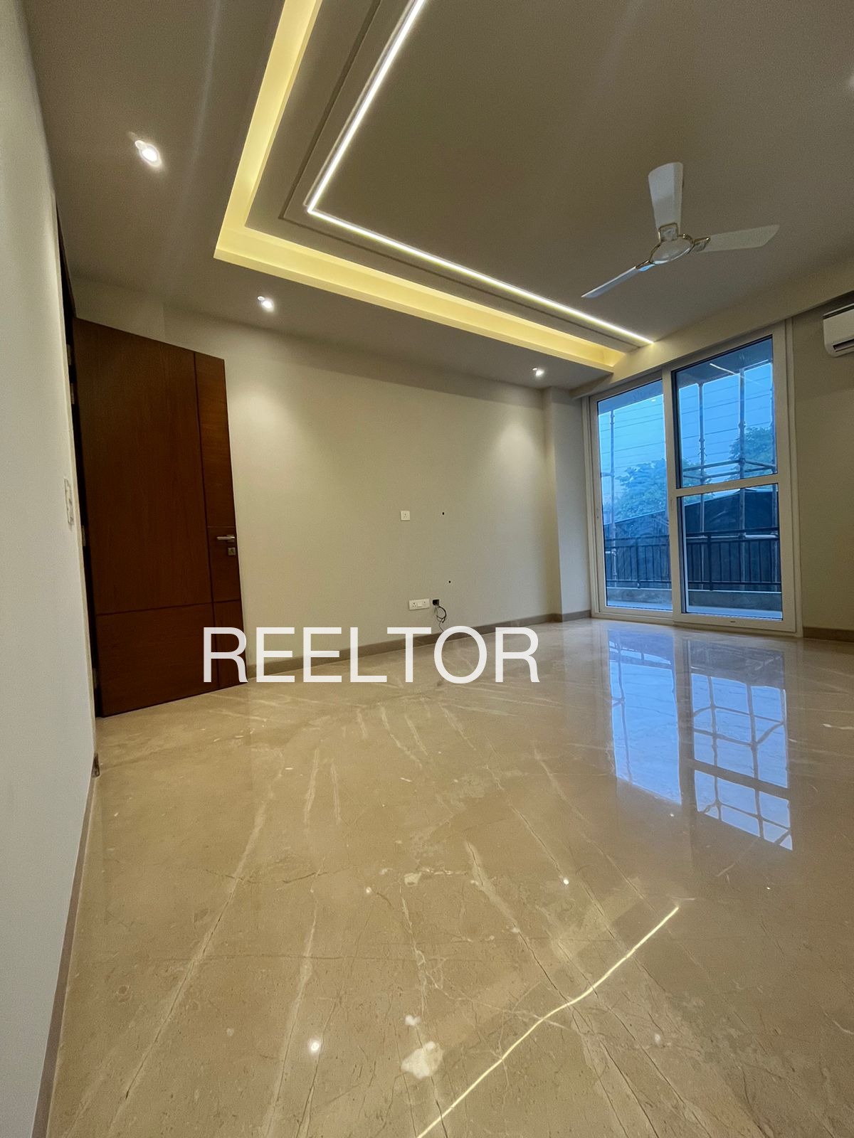 Shop For Rent In Sagra Huzur