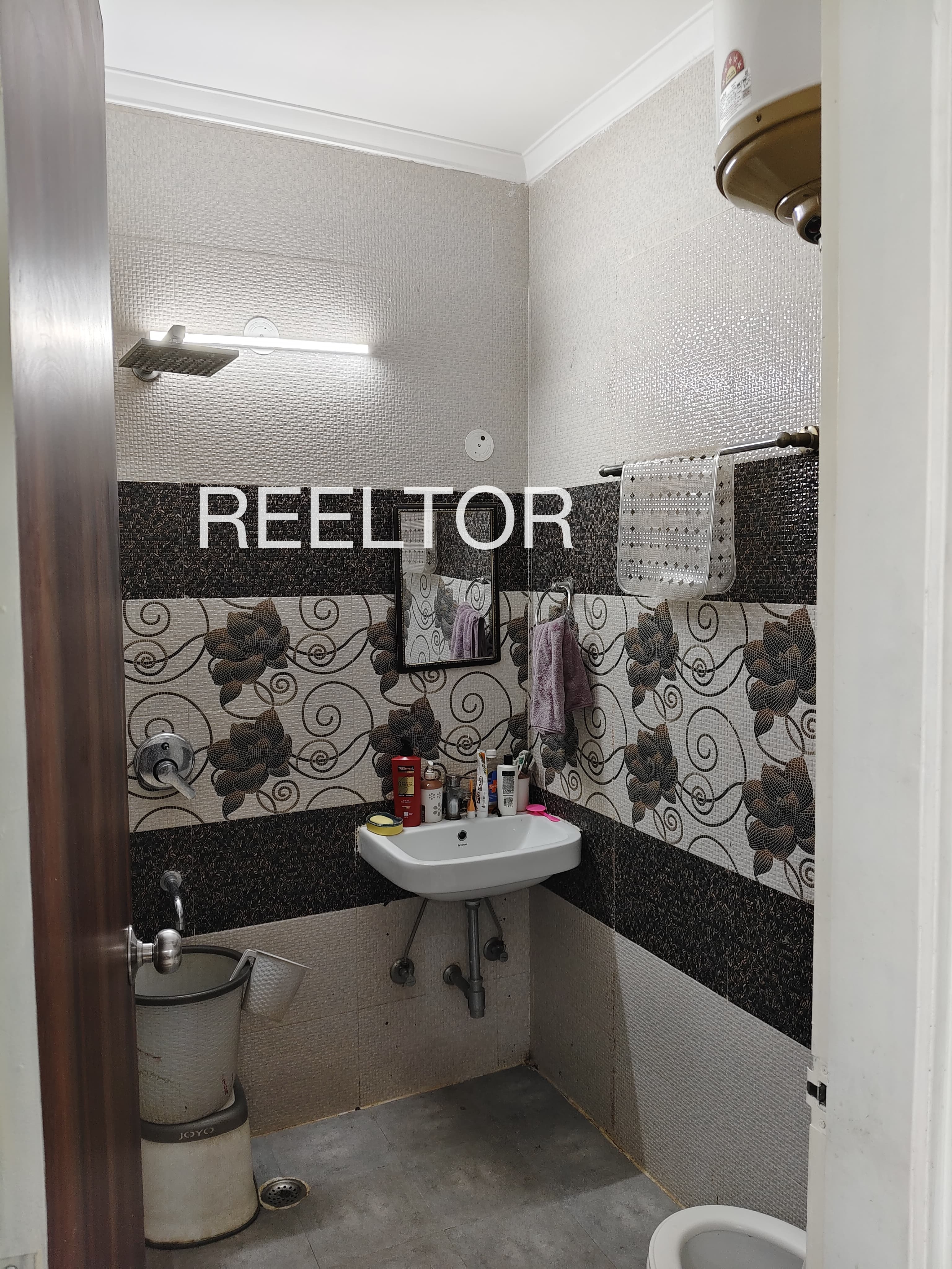 Shop For Sale In Kuritigudu Chandrapur