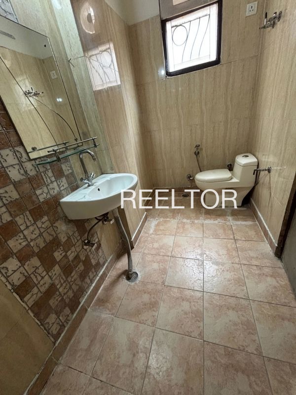 Shop For Sale In Grind Osh Pahalgam