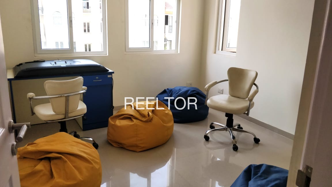 Shop For Sale In Daunapur Parli