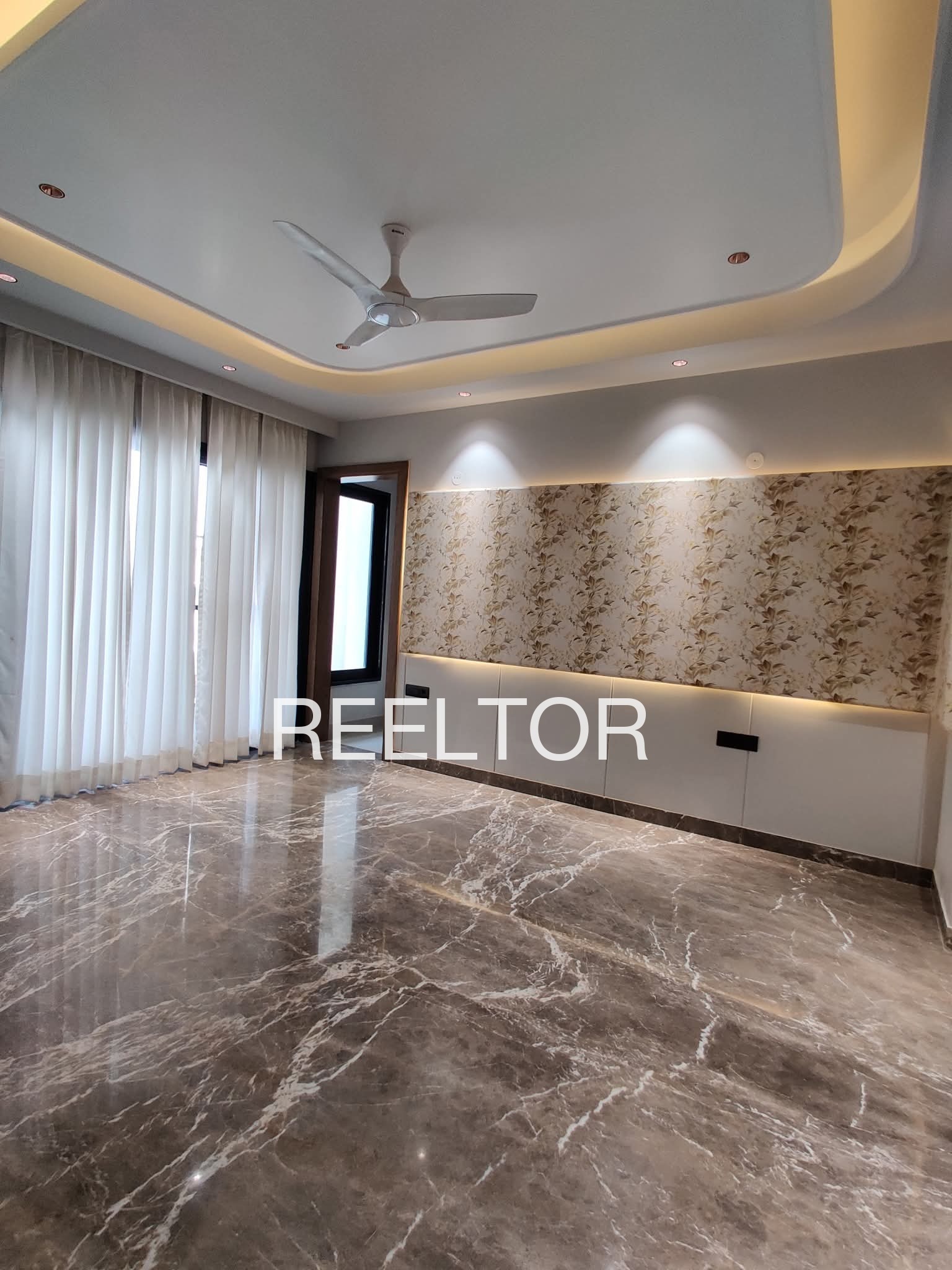 Shop For Sale In Daunapur Parli