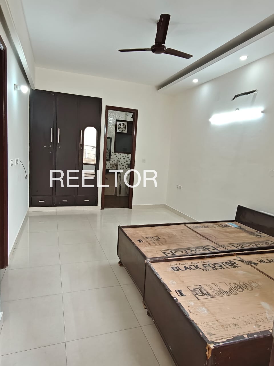 Shop For Rent In Rathana Mandsaur