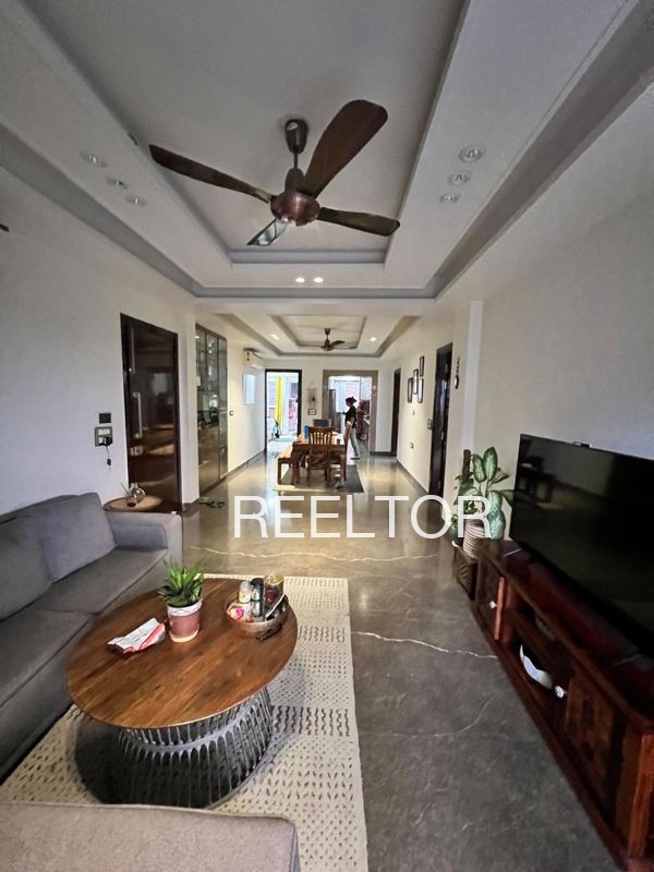 Shop For Rent In Kewtatanr Tisri