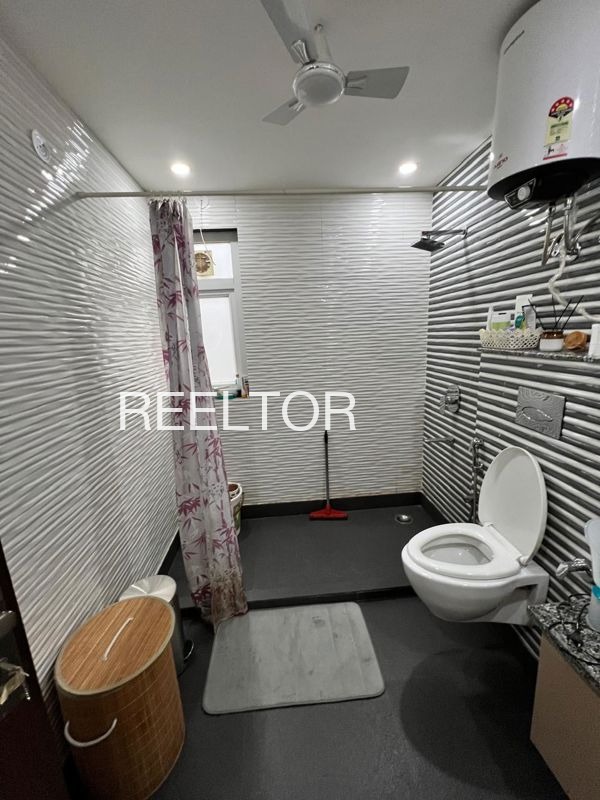 Shop For Sale In Bahadurpur Datia