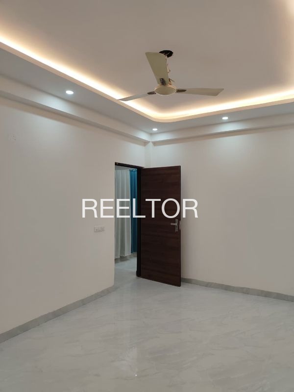 Shop For Sale In Etayada Mau