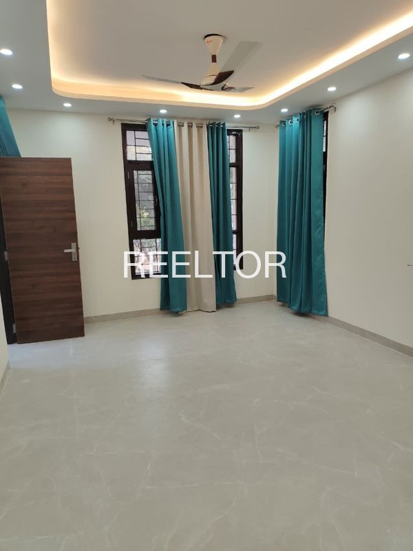 Shop For Rent In Rupi Am Komna