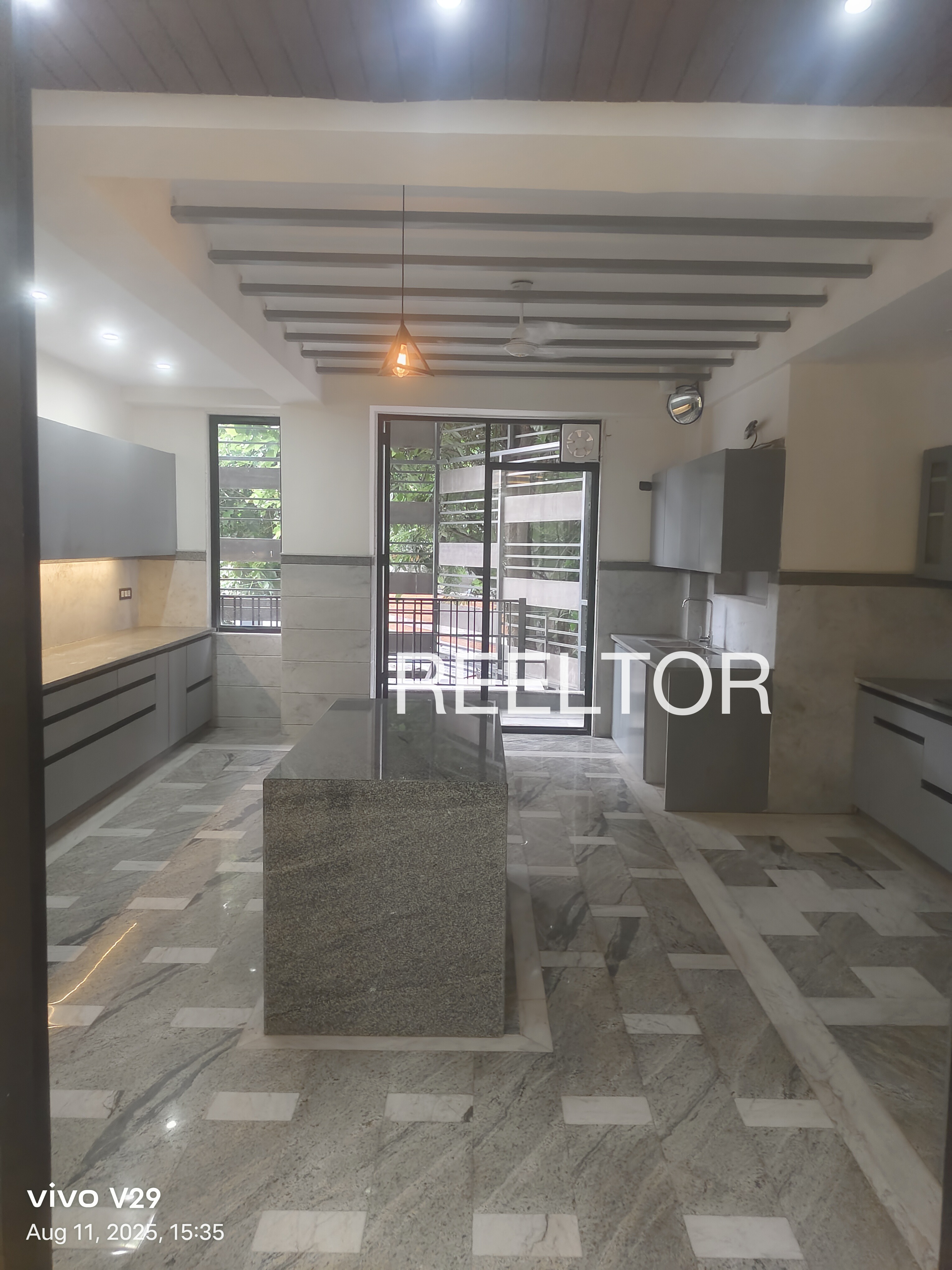 Shop For Sale In Hugai Atholi