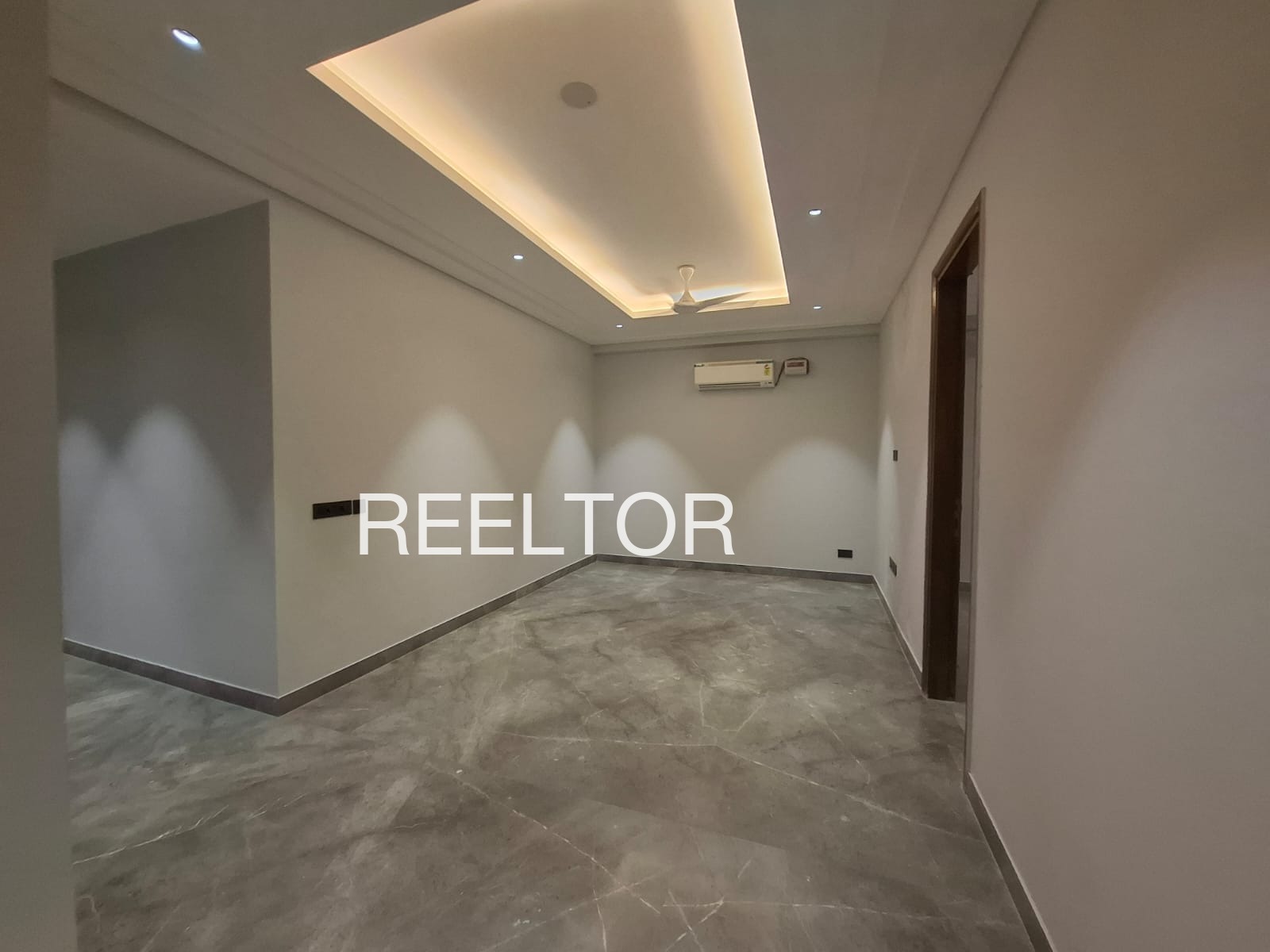 Shop For Sale In Parerbathan Barhait