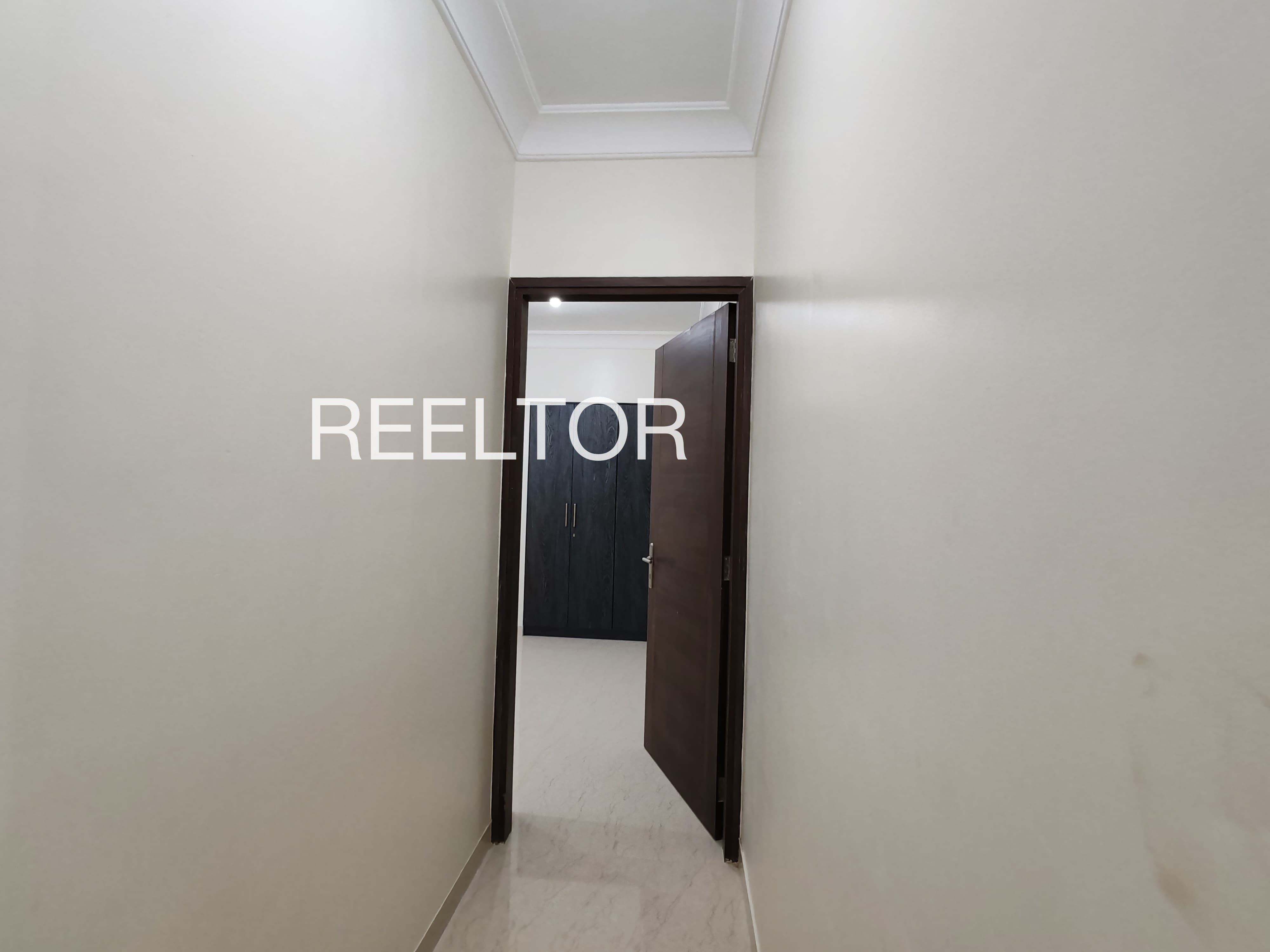 Shop For Sale In Jakhnoo Bashohli