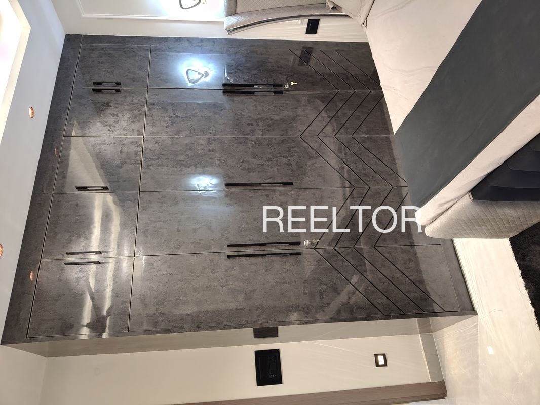 Shop For Sale In Grind Osh Pahalgam