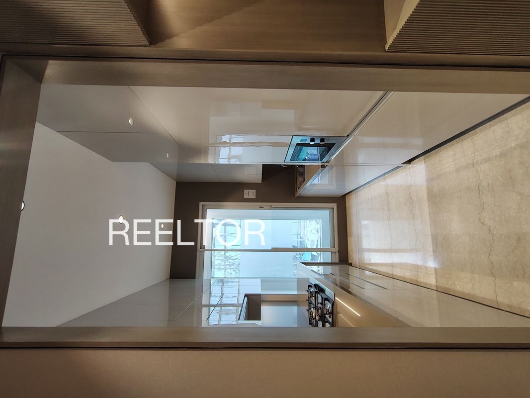 Shop For Sale In Jaklni Pratapnagar