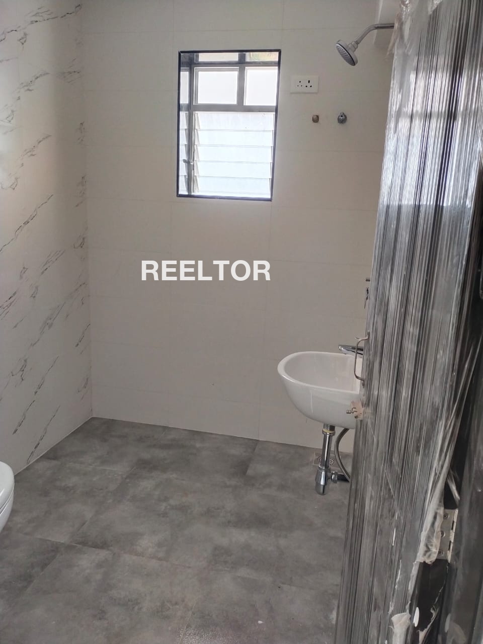 Flat For Sale In Kadarban Seoni