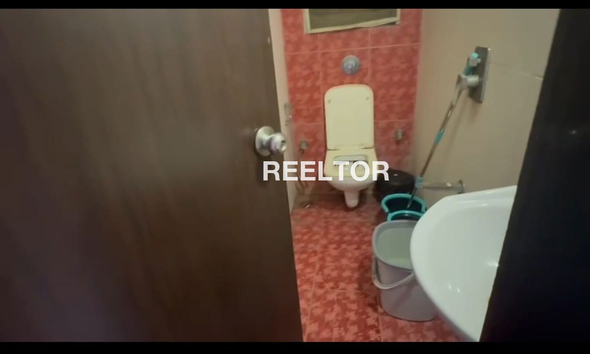 Flat For Sale In Hiyund Padhar