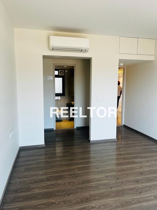 Flat For Sale In Girdharpur Karahal