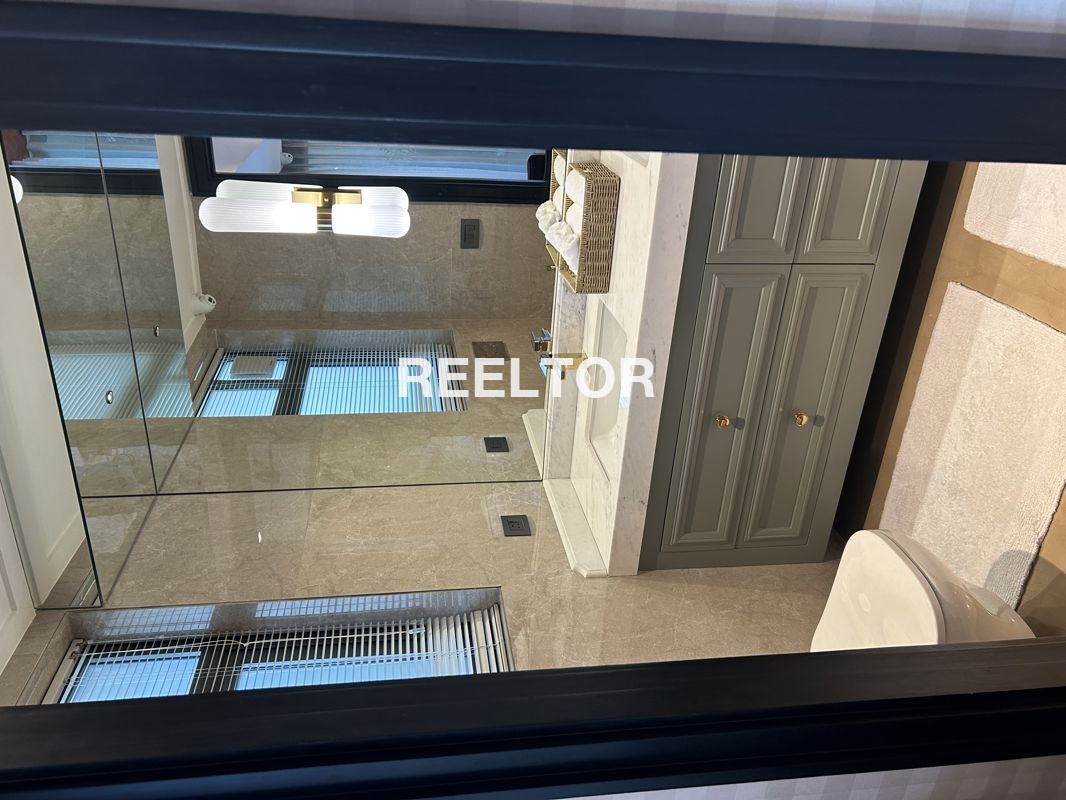 Flat For Rent In Barahana Ghatigaon