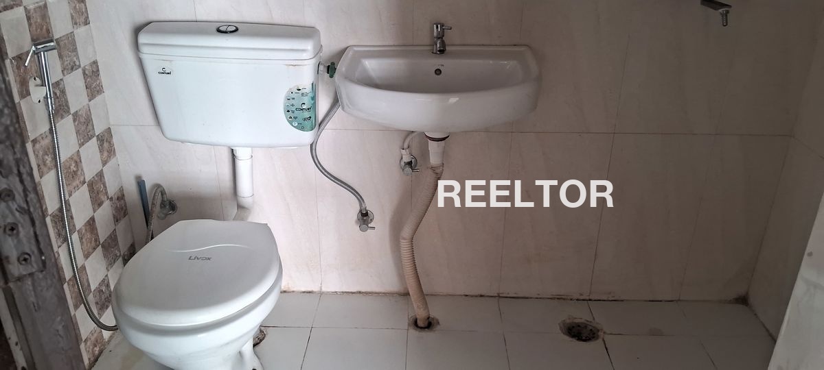 Flat For Rent In Chidiyatoli Gondiya