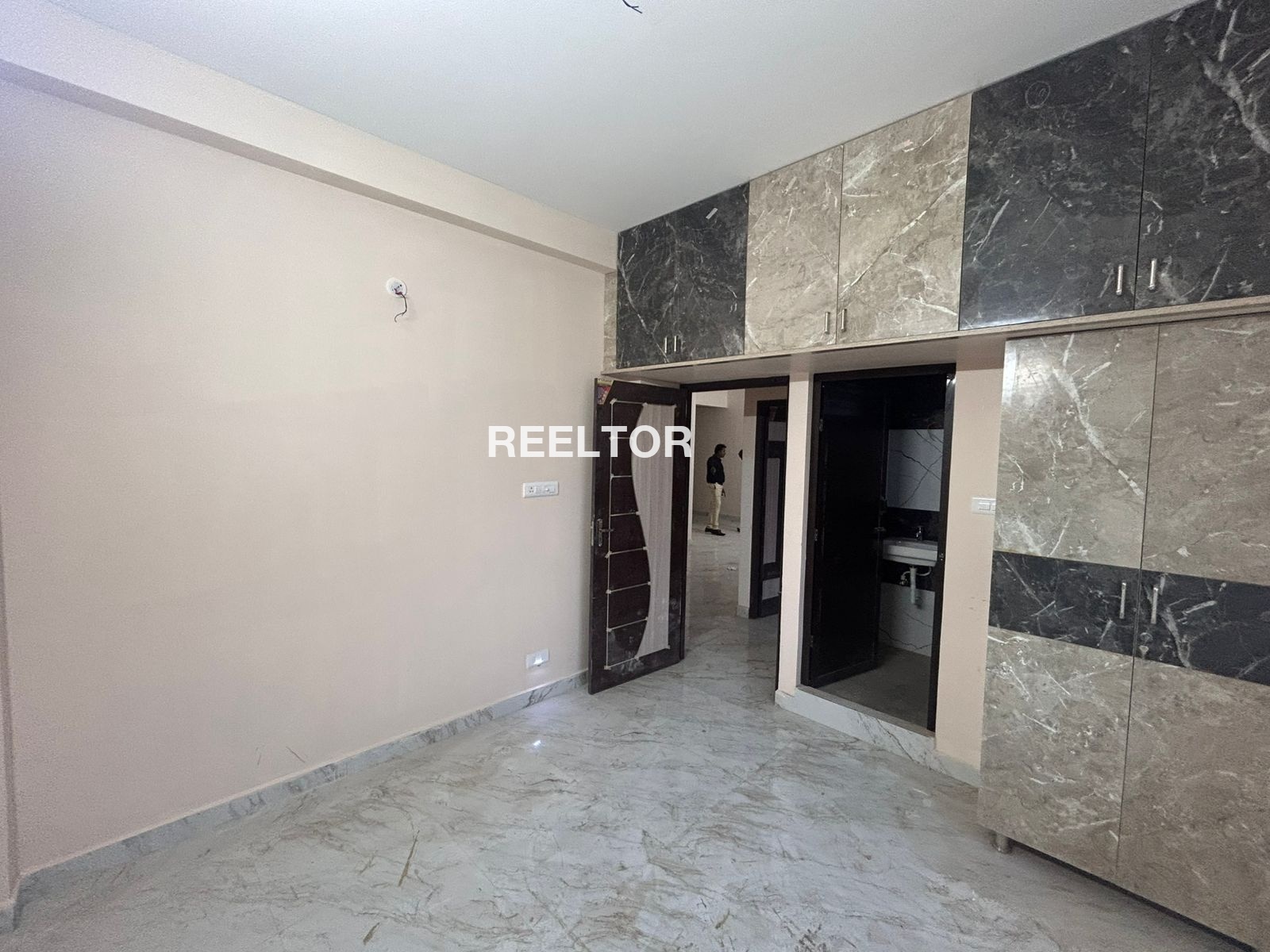 Flat For Rent In Cholakolamb Colony Pattambi