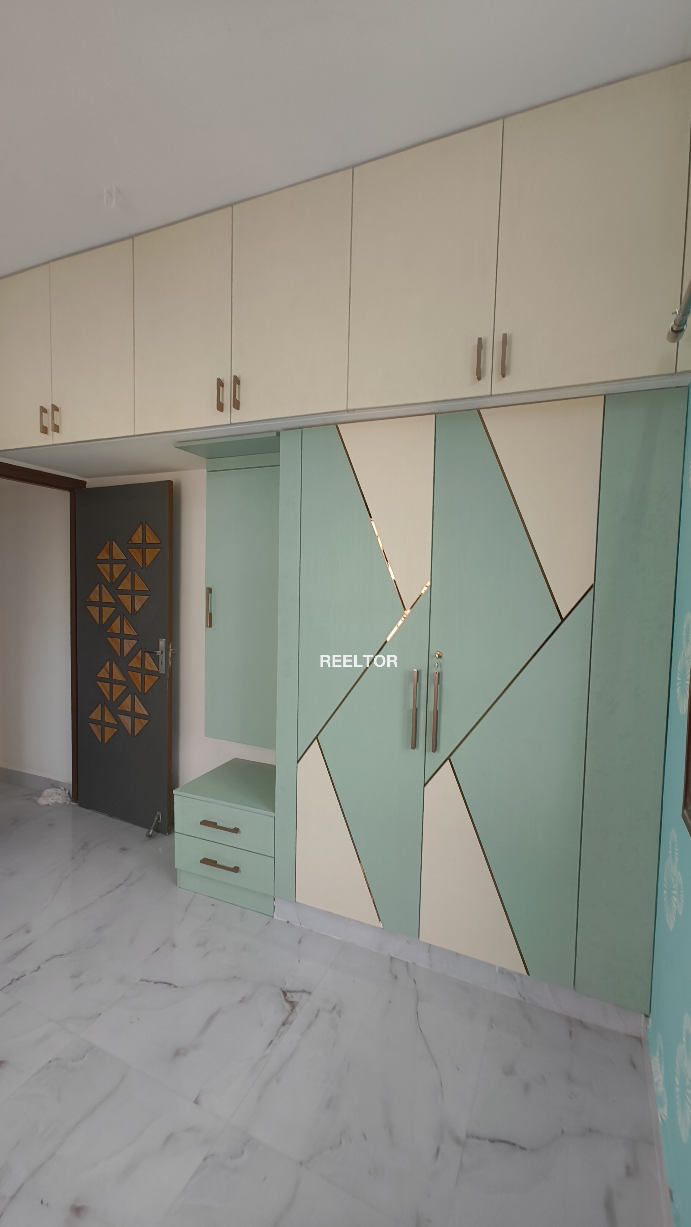 Flat For Rent In Bamhori Khas Lidhaura