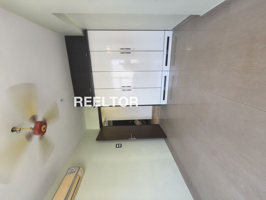 Flat For Sale In Torali Khanapurau
