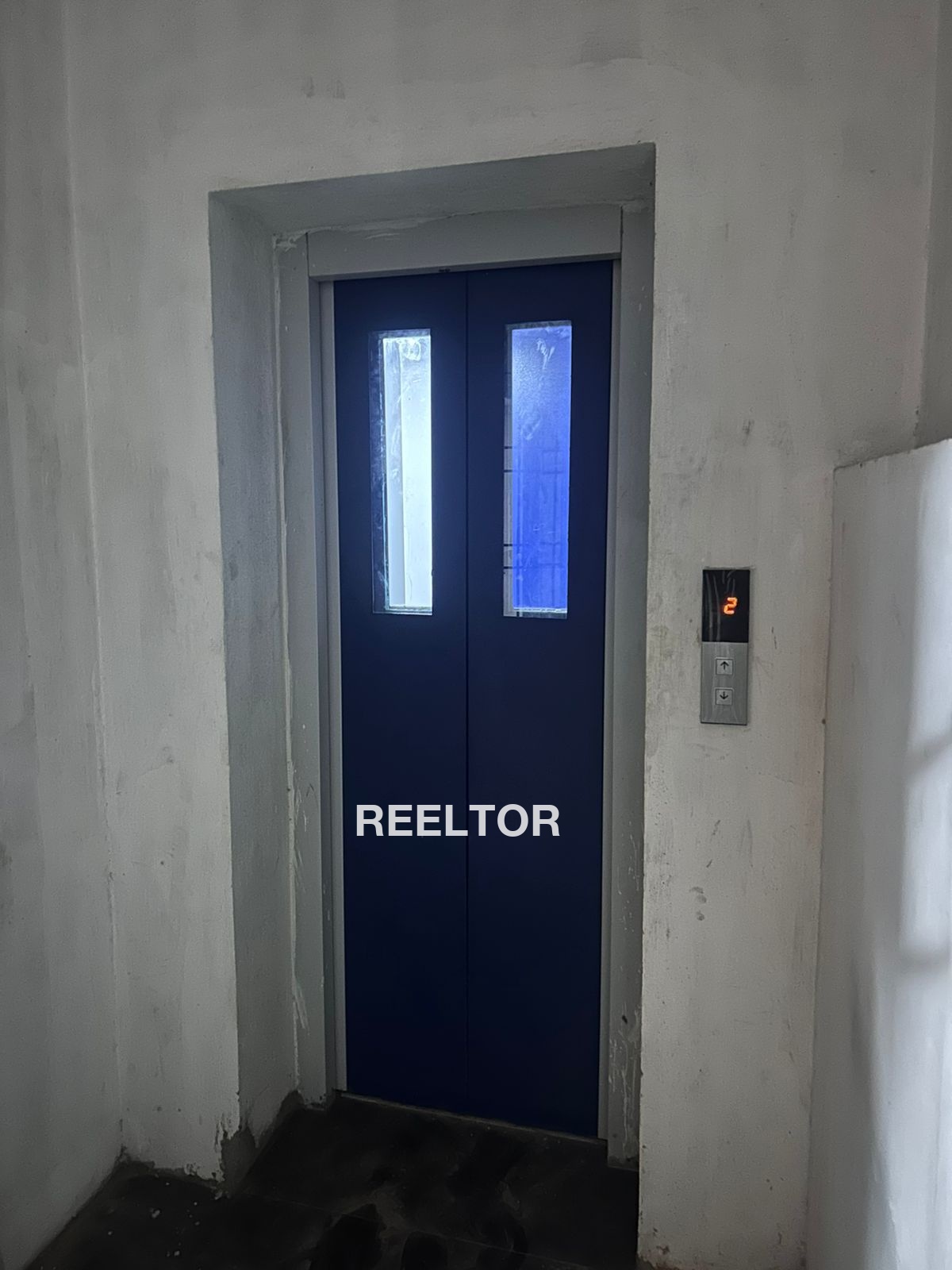 Flat For Rent In Tukreoh Saluni