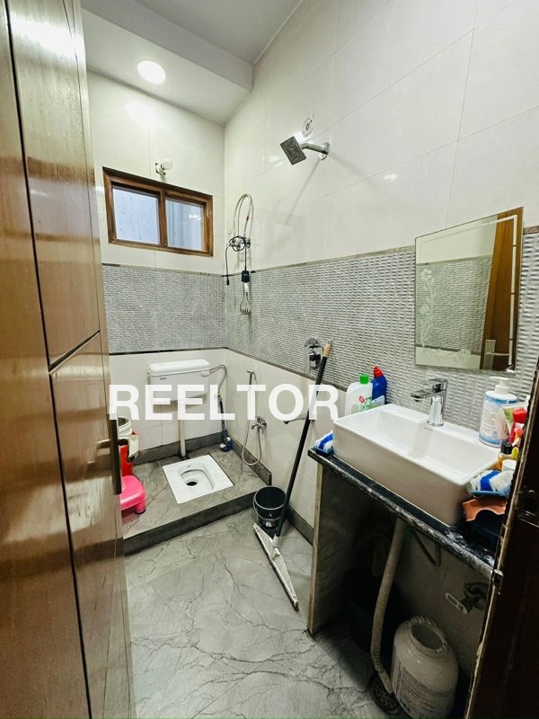 Flat For Rent In Lalnkhera Ghuwara