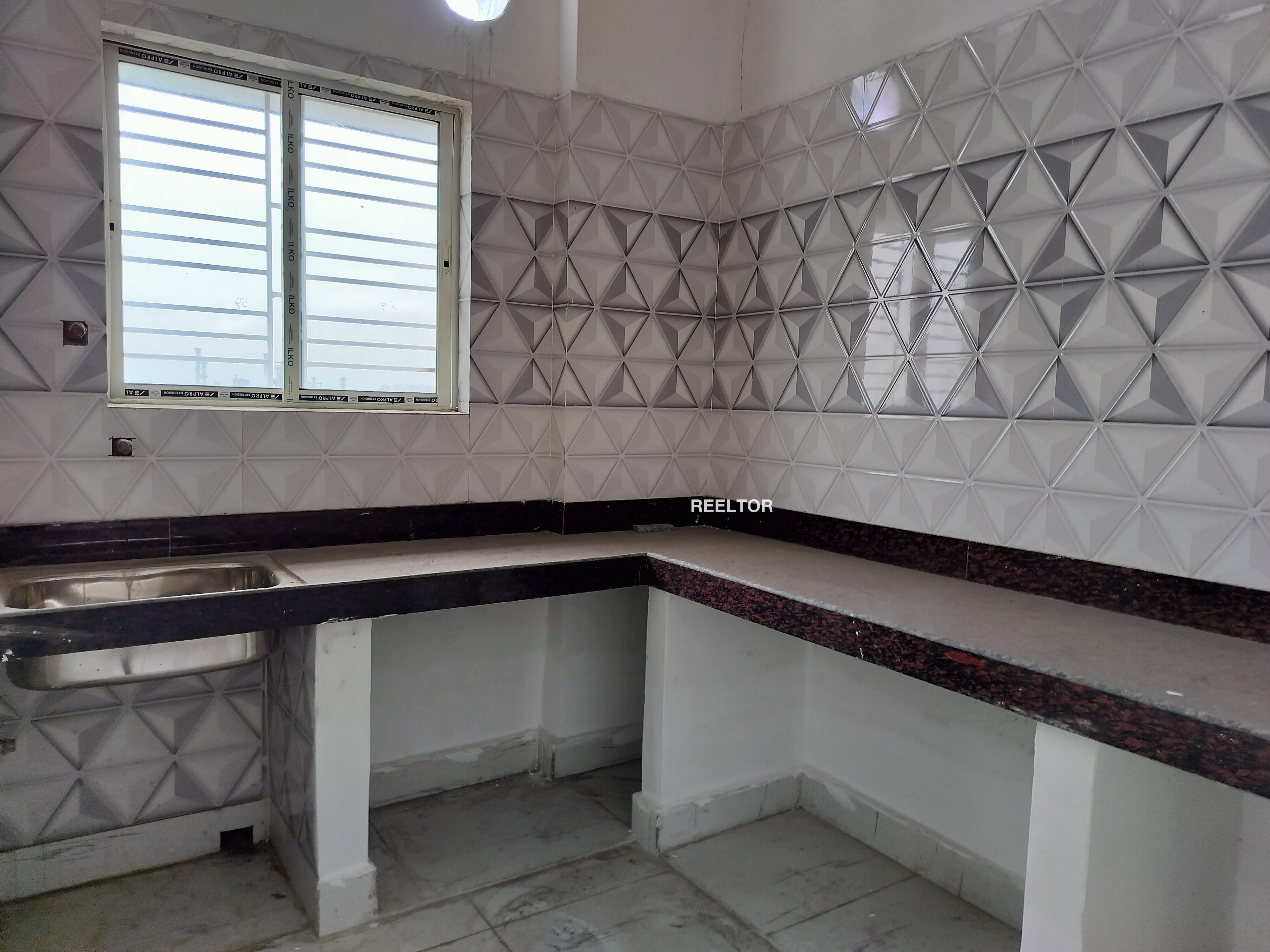 Flat For Sale In Monekpura Porsa