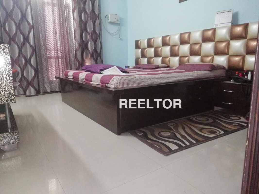 Flat For Sale In Malla Rahimeke Guruharsahai