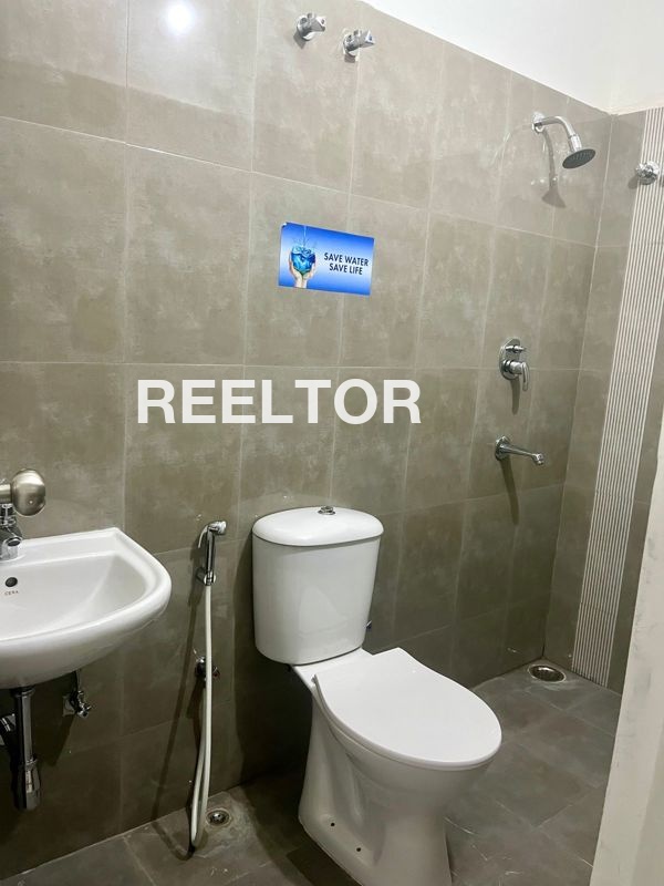 Flat For Sale In Bhalaswa Dairy A Block Model Town