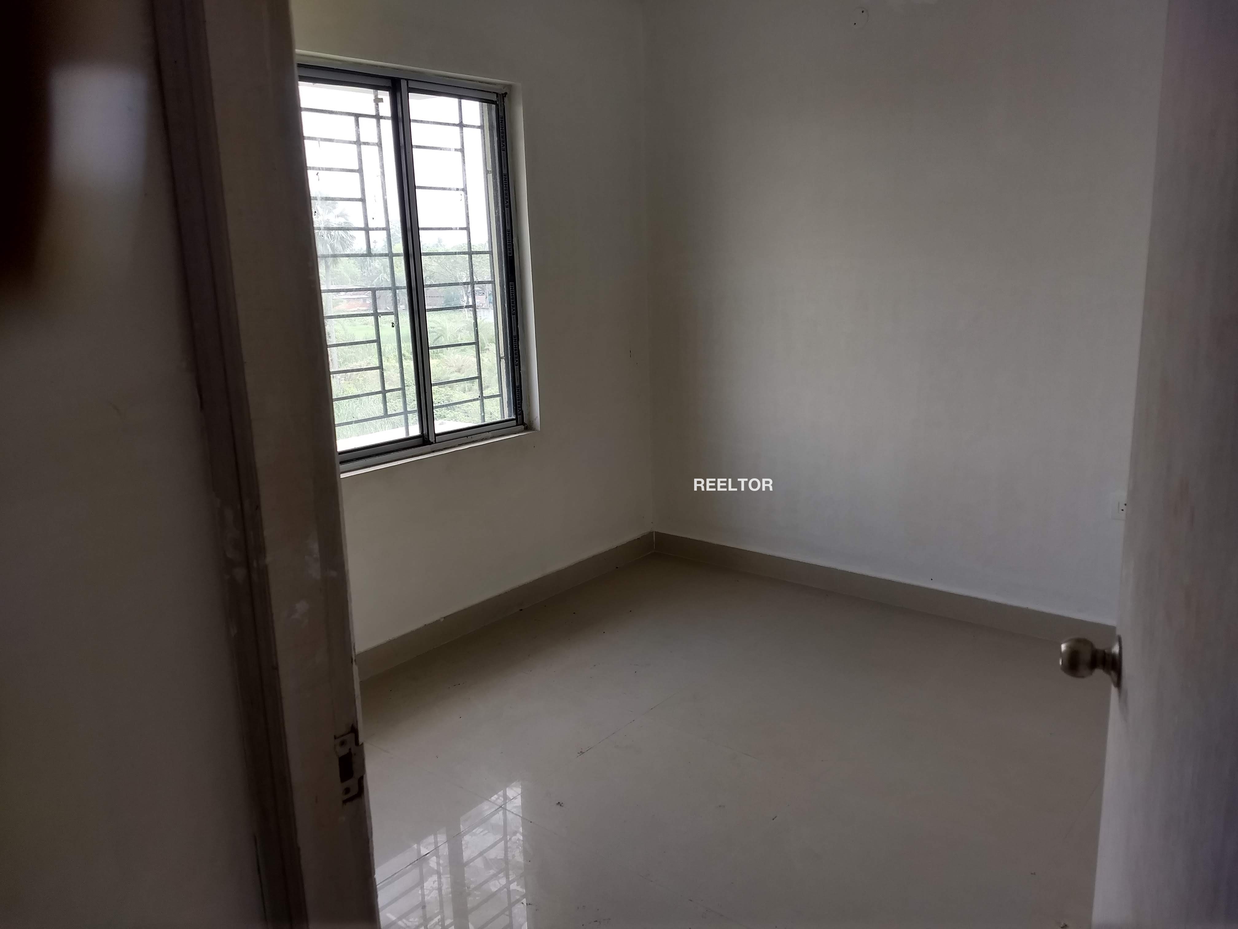 Flat For Rent In Maharajaganj Namkhana