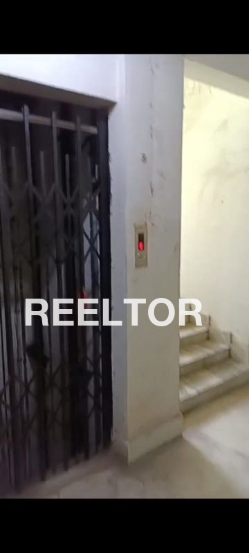 Flat For Rent In Maharajaganj Namkhana