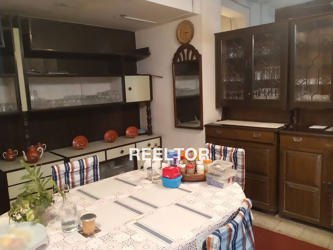 Flat For Rent In Pakba Koloriang