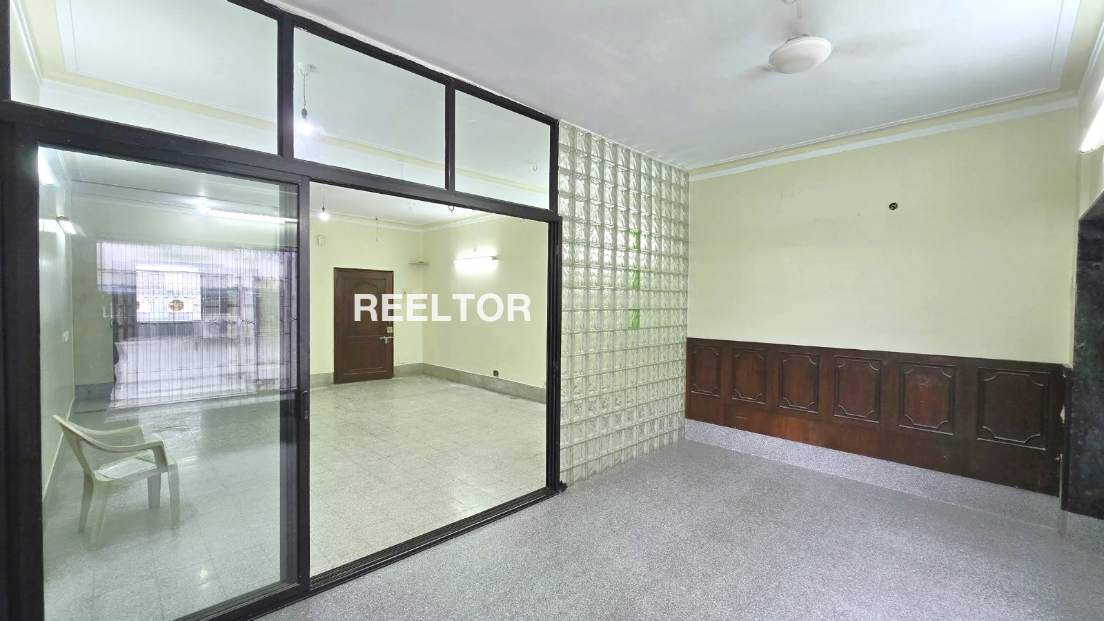 Flat For Sale In Syaripura Mau