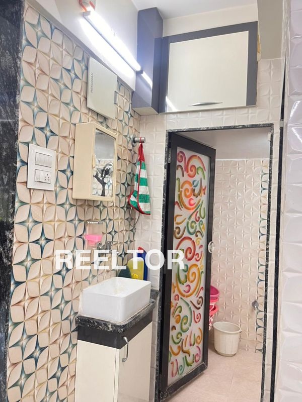 Flat For Sale In Hiyund Padhar