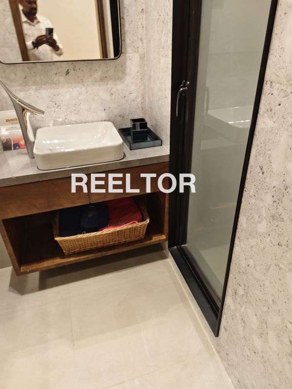 Flat For Sale In Thagiyar Banjar