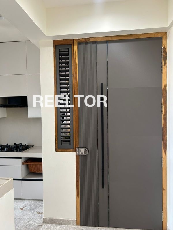 Flat For Sale In Choki Muradabad Gulana