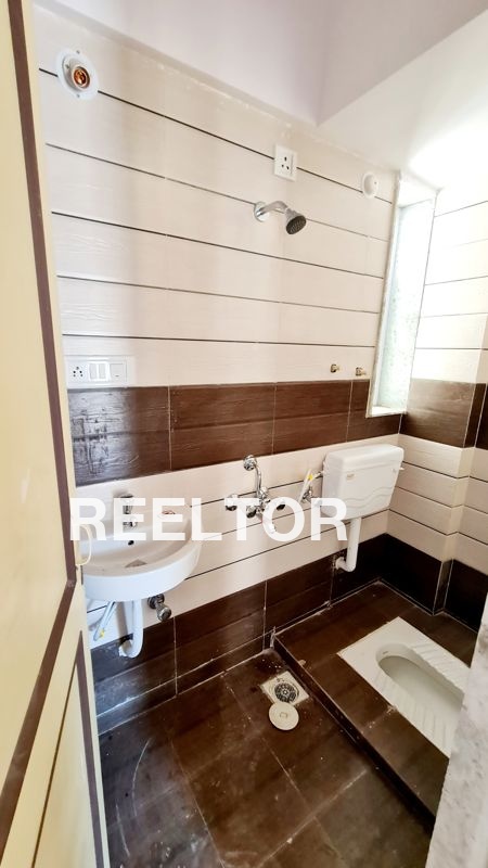 Flat For Rent In Maharajaganj Namkhana