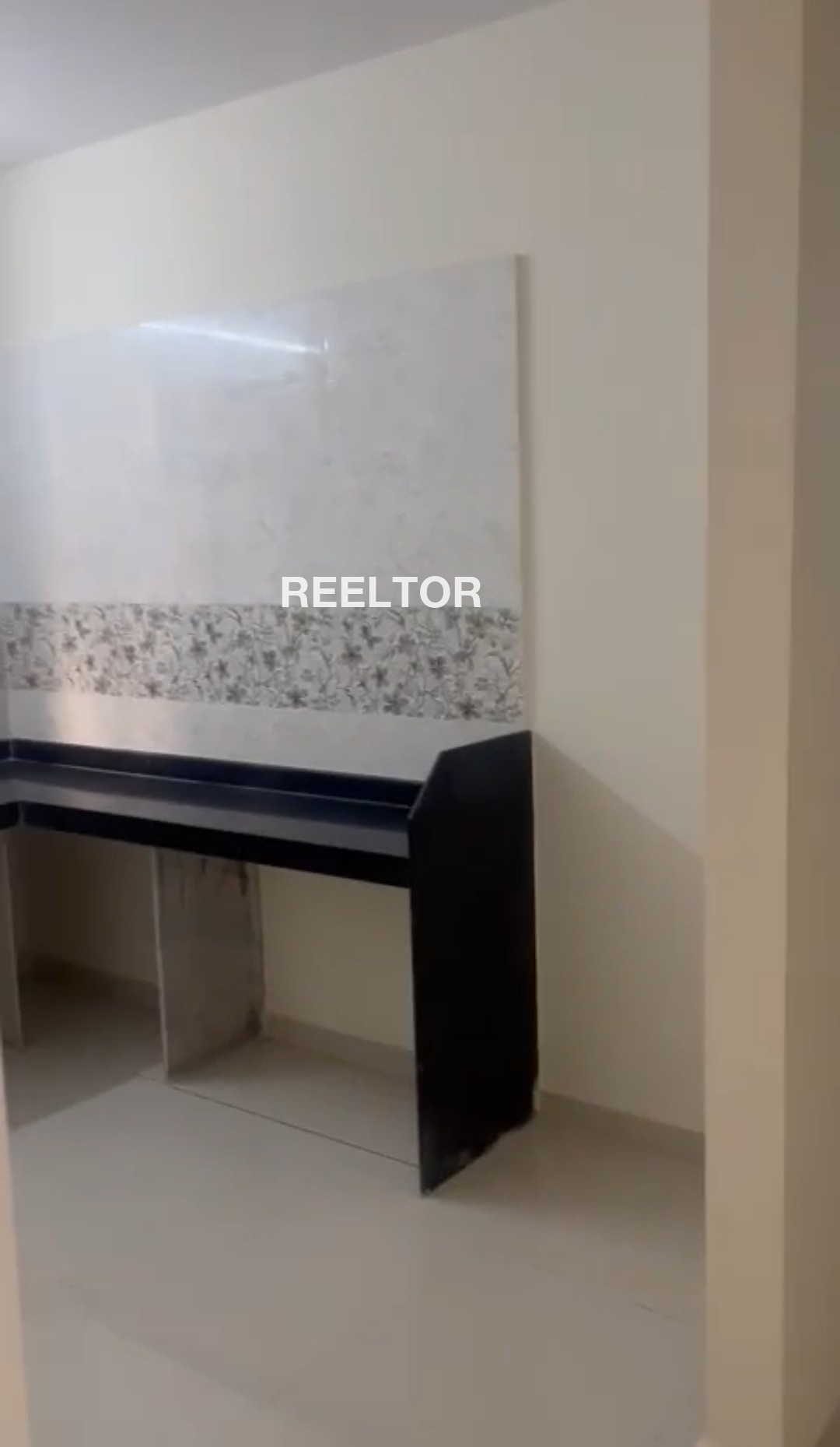 Flat For Rent In Kanartola Gondiya
