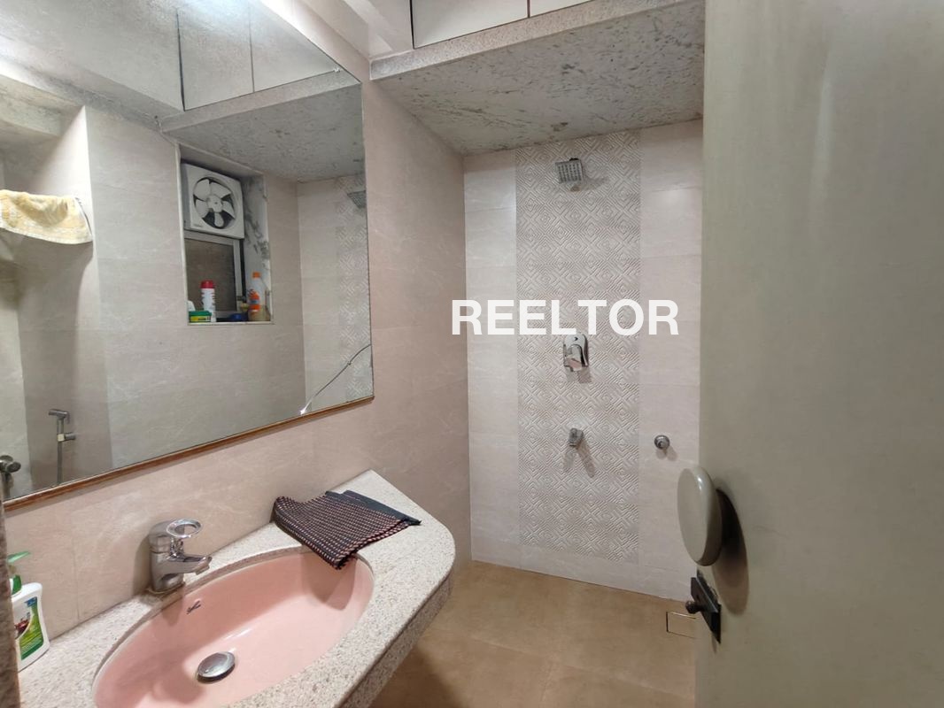 Flat For Sale In Kolkhata Majhgawan