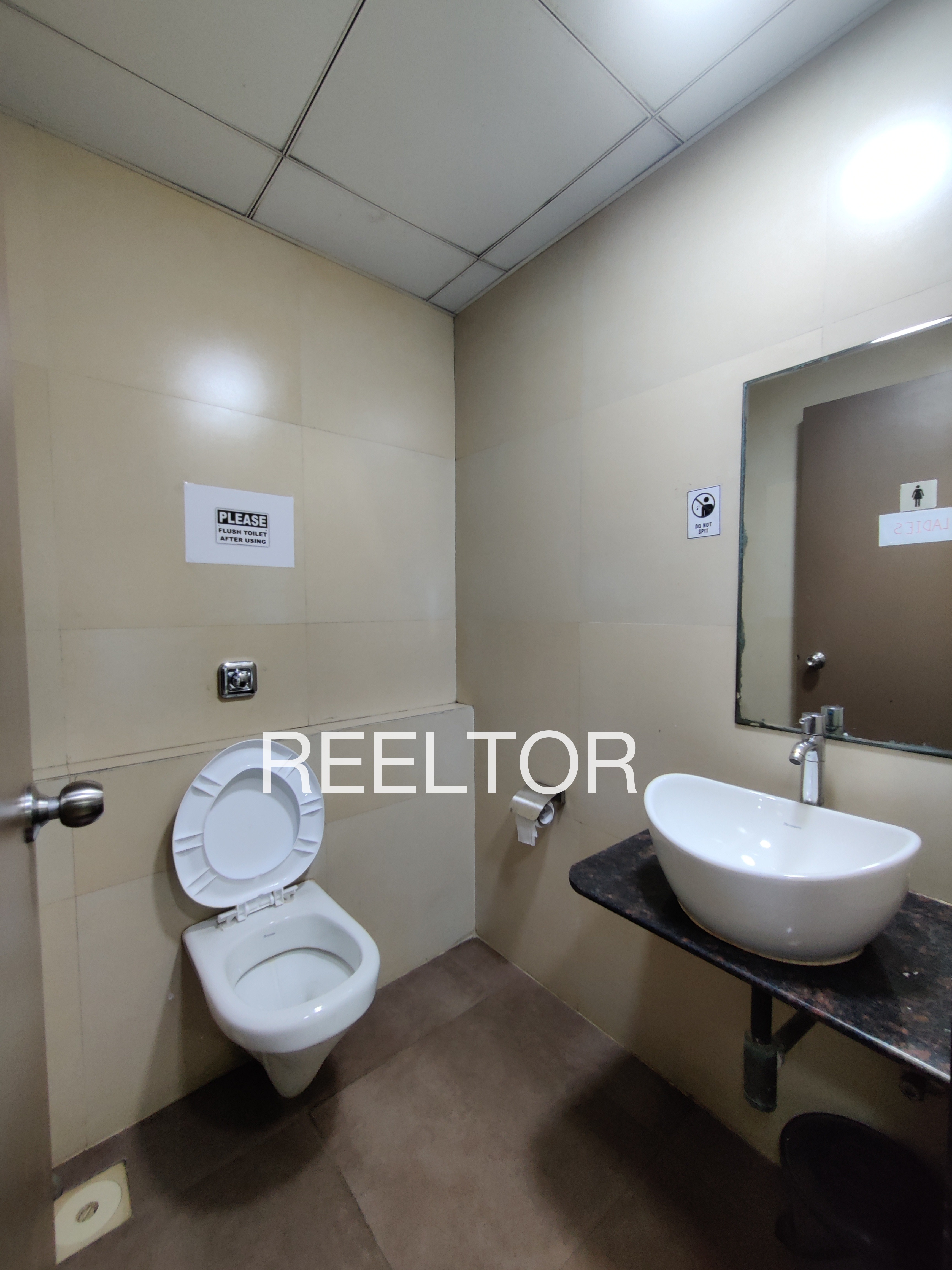 Office Space For Sale In Gangadas Kuti Balrampur